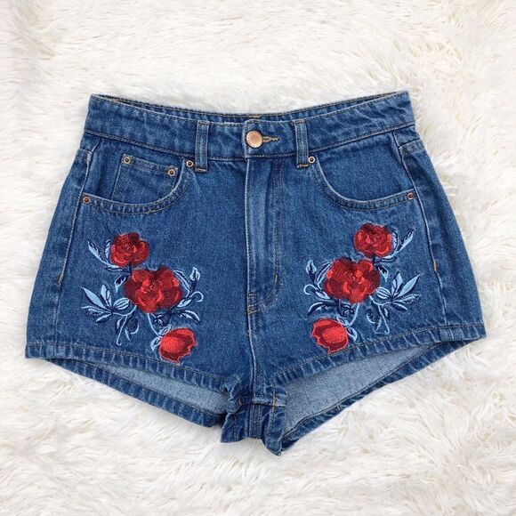 H&M x Coachella High Rise Rose Embroidered Jean Shorts 4 - Picture 2 of 7